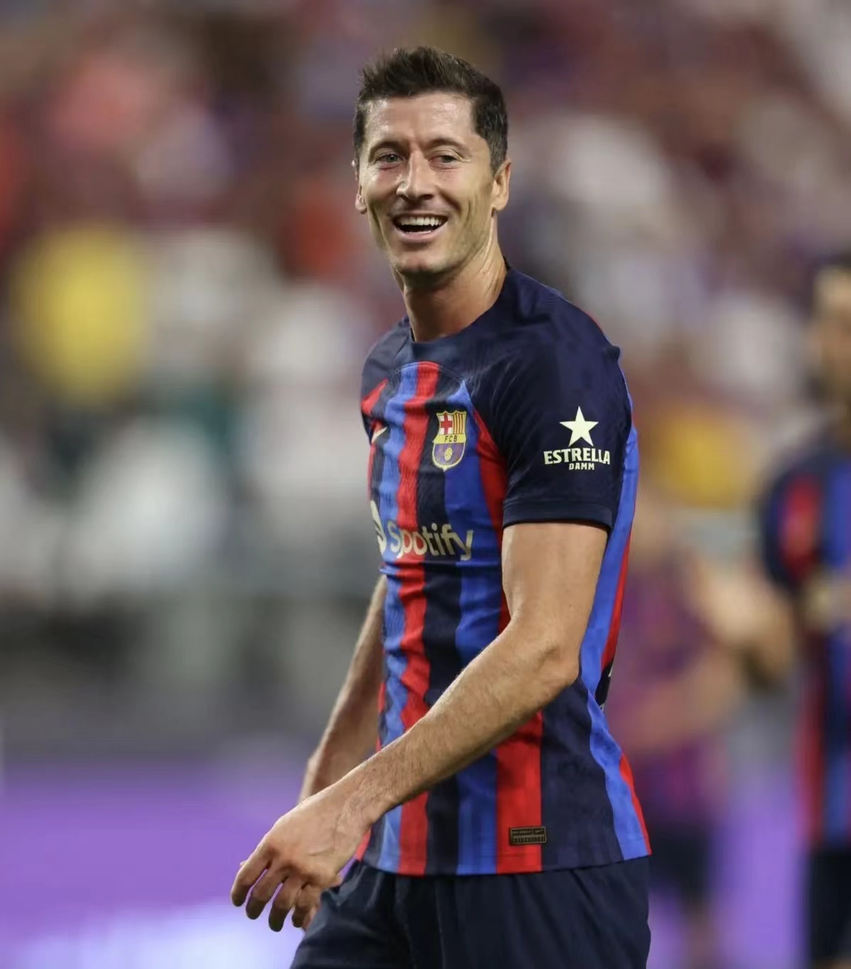 九游-莱万多夫斯基迎来三赛季高光表现，加拿大队球迷沸腾！的简单介绍