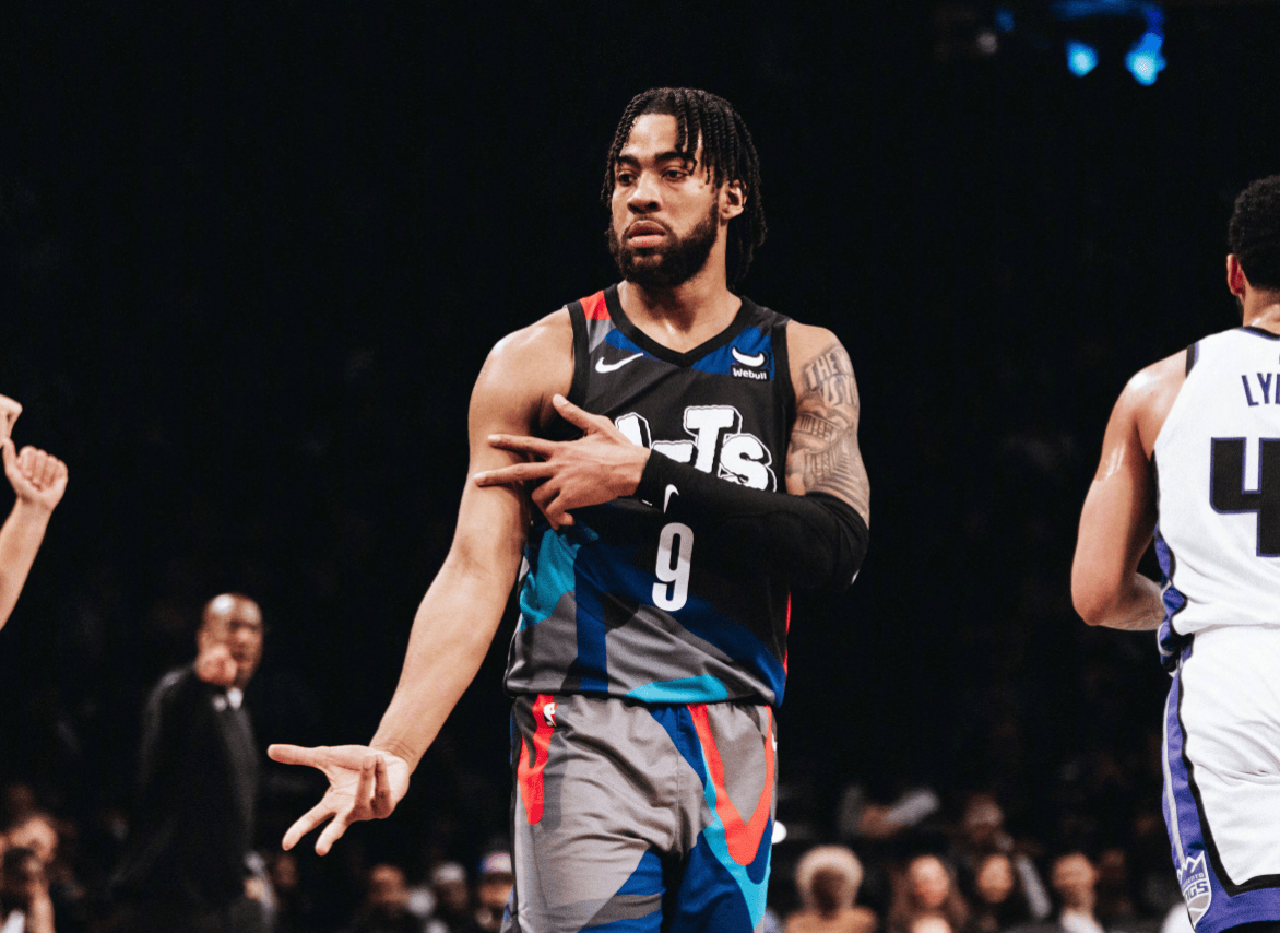 九游会-关于Rookie在湖人比赛中大胜，关键助攻引发热议！的信息