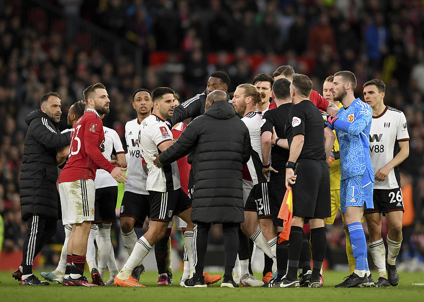 J9- 蒂姆在曼联比赛中突破纪录,回归赛场引发热议的原因 