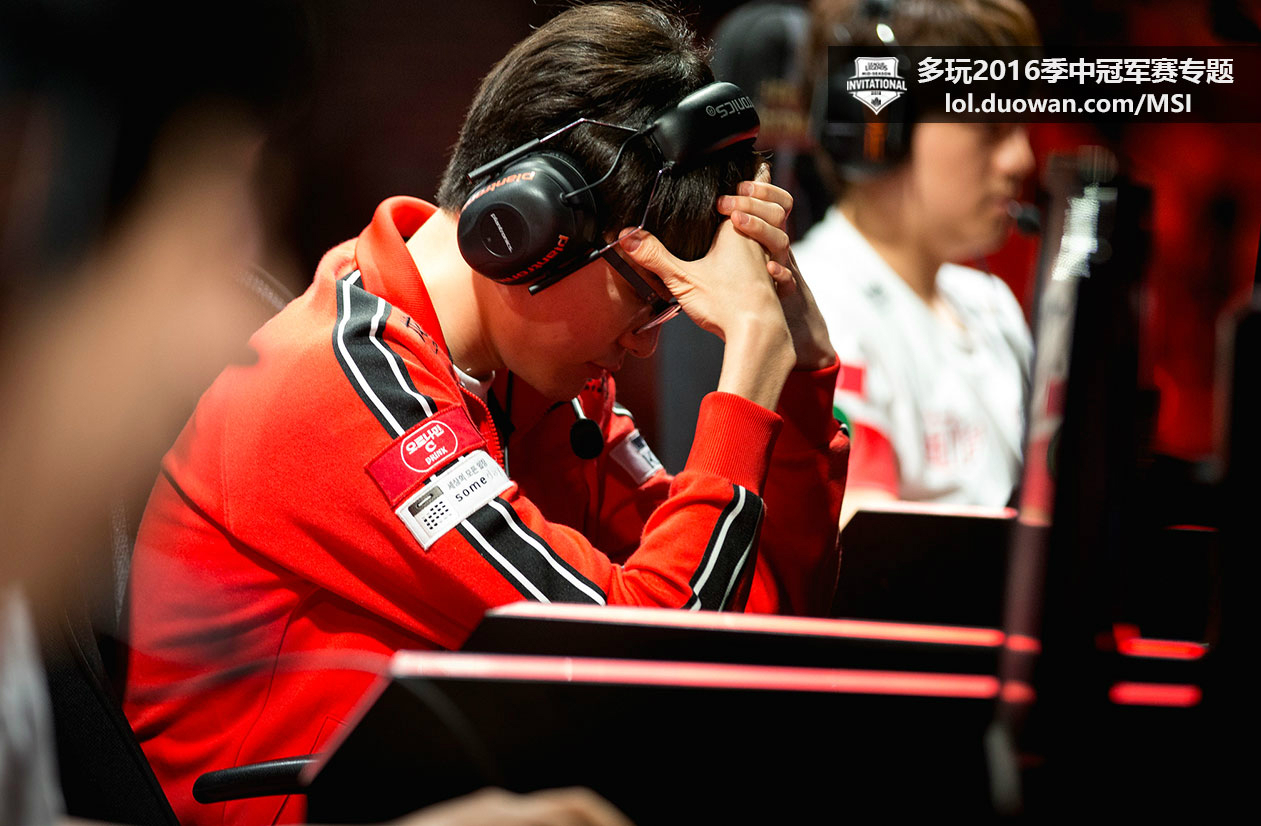 J9-关于Faker回归赛场，回归赛场首场状态亮眼，RNG观众沸腾！的信息